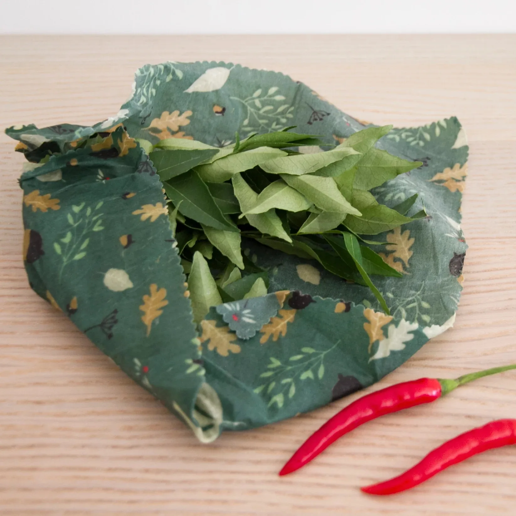 imgi_104_IMG_0533_curryLeaves_square